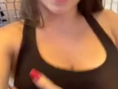hottie showing off her boobs on periscopee
