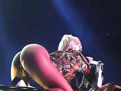 Slut Miley Cyrus Begging to get Fucked, Porn 17: 