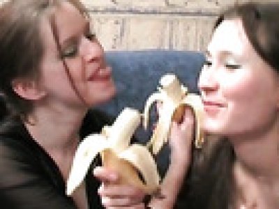 Drunk girls dance and strip in hot lesbian video
