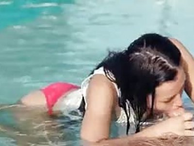 Incredible pool wow sex with hot glamour