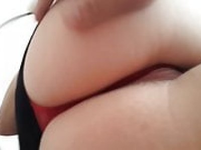 Pussyslip Yng Gf, cant hide her pussy in thongs