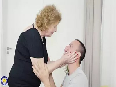 Grandma Shows what Hungry Sex is to Boy, Porn 4e: 