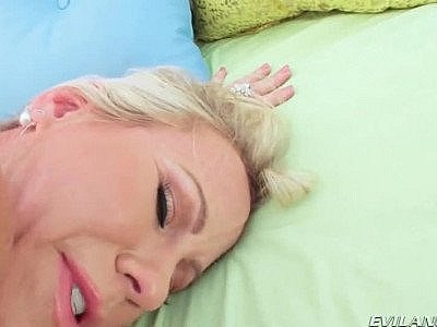 Anal Motherfucker - Simone Sonay