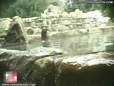 Outdoor hot spring bath secret video