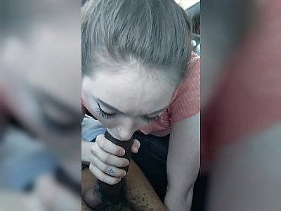 Stunning babe car blowjob