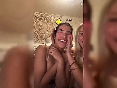 she didn't even notice her boob was out