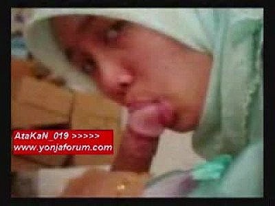 Arab girl amateur pictures in slideshow