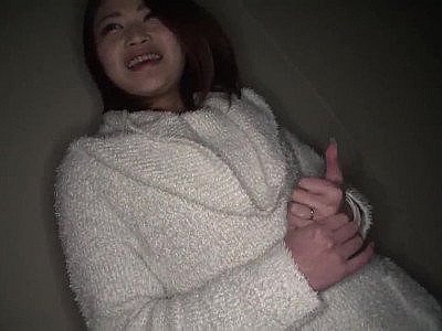 Moe Young Wives-Alone at the Marriage-Yuri Arimura 1   