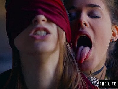Lesbian blindfolds and coerces a straight girl to masturbate