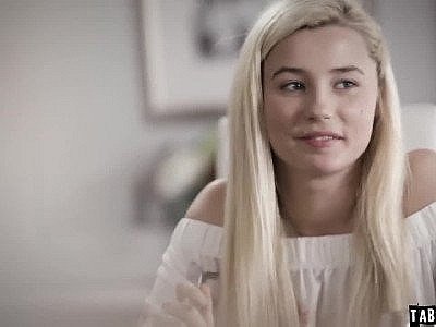 This mom and dauther scene is just unbelievably perfect HD