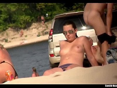 Amateur Naked Milfs at the nudist beach