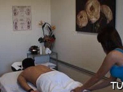 Dude is lucky to have sex and massage