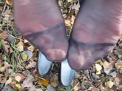 Sperma auf deutsche Milf Nylonsohlen