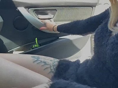 GF wears butt plug in public. Flashes ass and tits and gets caught multiple time