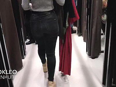 LeoKleo Amateur Public Blowjob in Changing Room. I Swallow all Cum